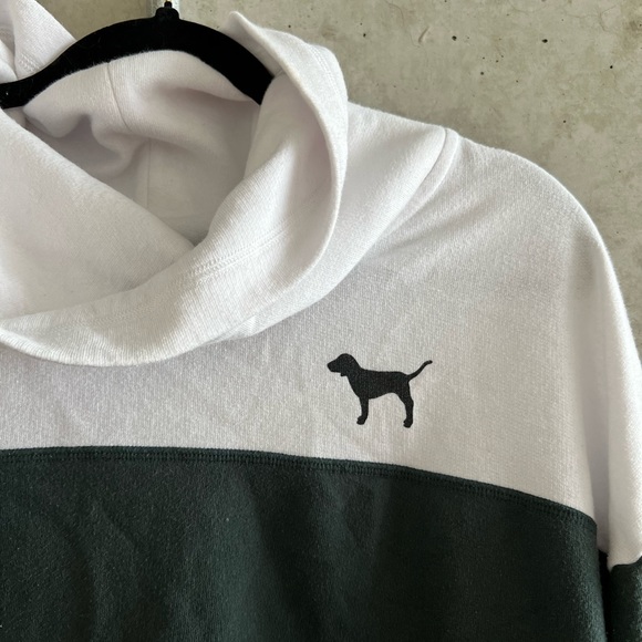 Sweater - Picture 2 of 4